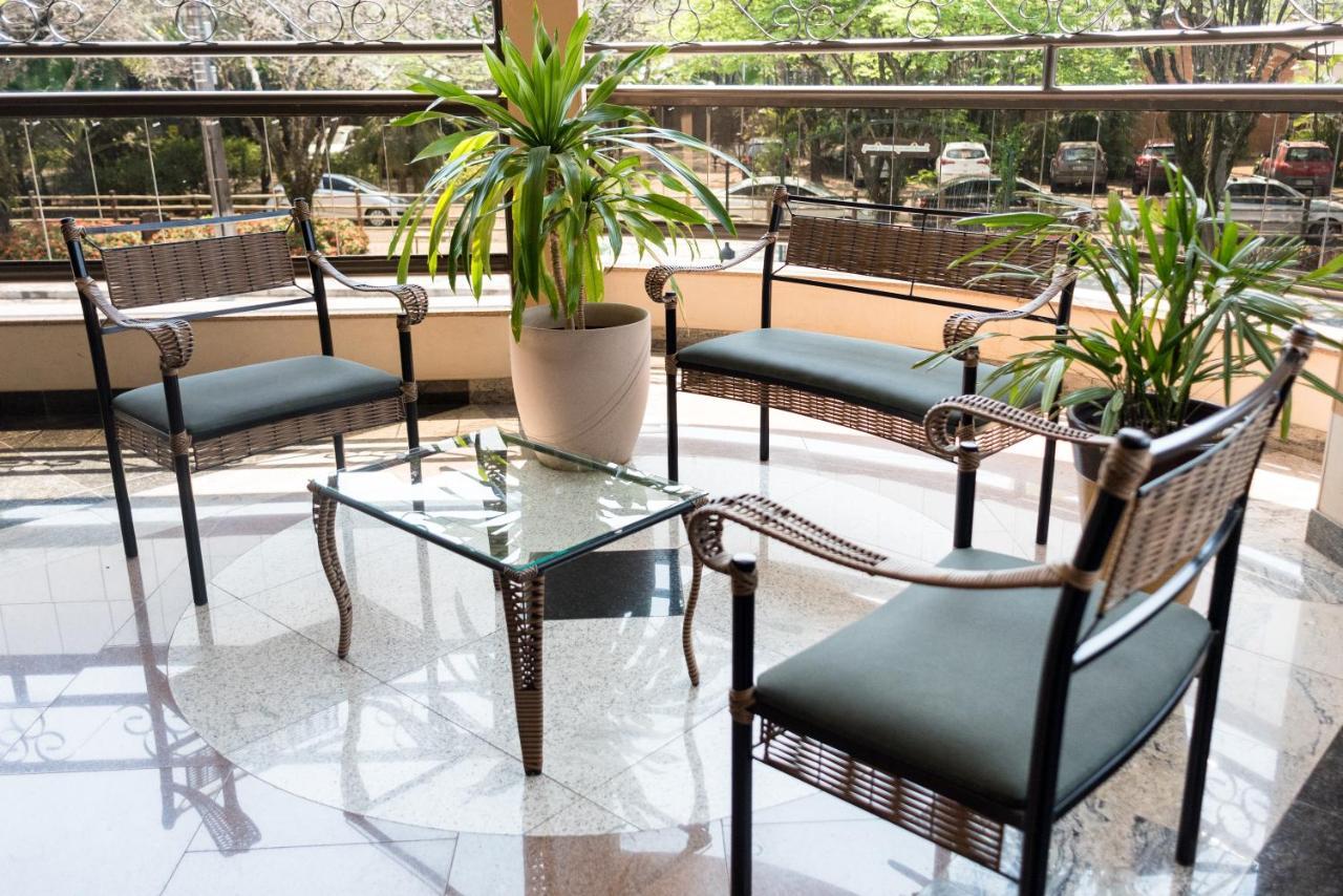 Holambra Garden Hotel Εξωτερικό φωτογραφία Wrought iron furniture