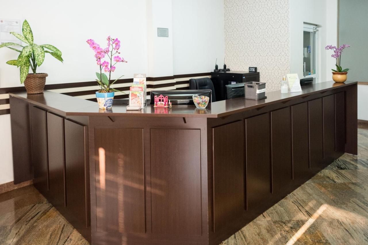 Holambra Garden Hotel Εξωτερικό φωτογραφία A reception desk