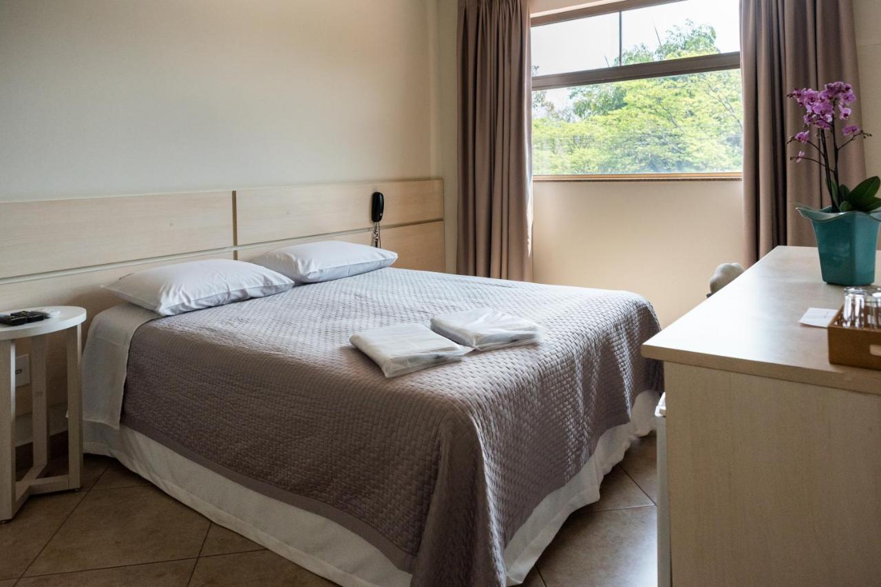 Holambra Garden Hotel Εξωτερικό φωτογραφία A bedroom at the hotel
