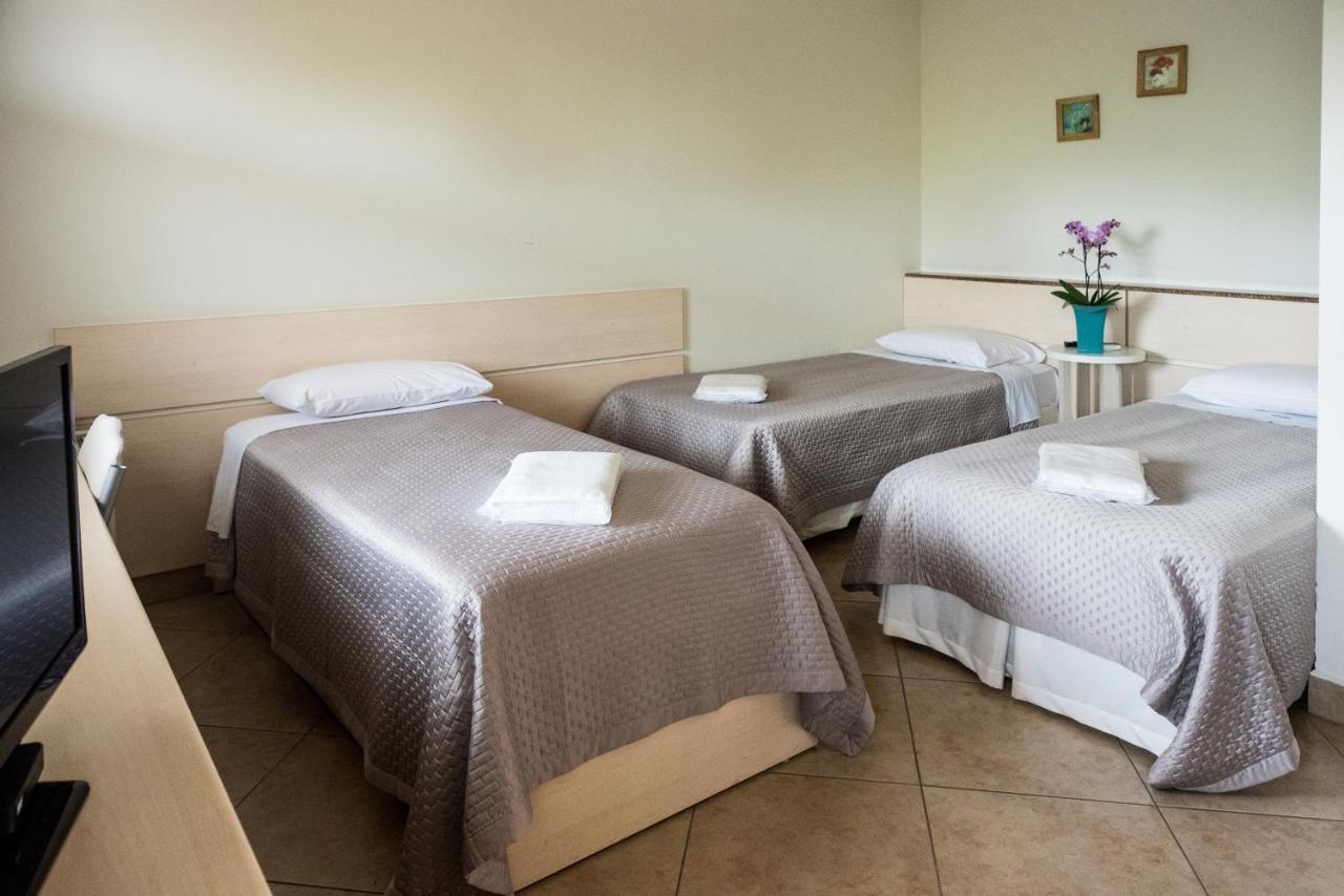 Holambra Garden Hotel Εξωτερικό φωτογραφία A room at the hotel